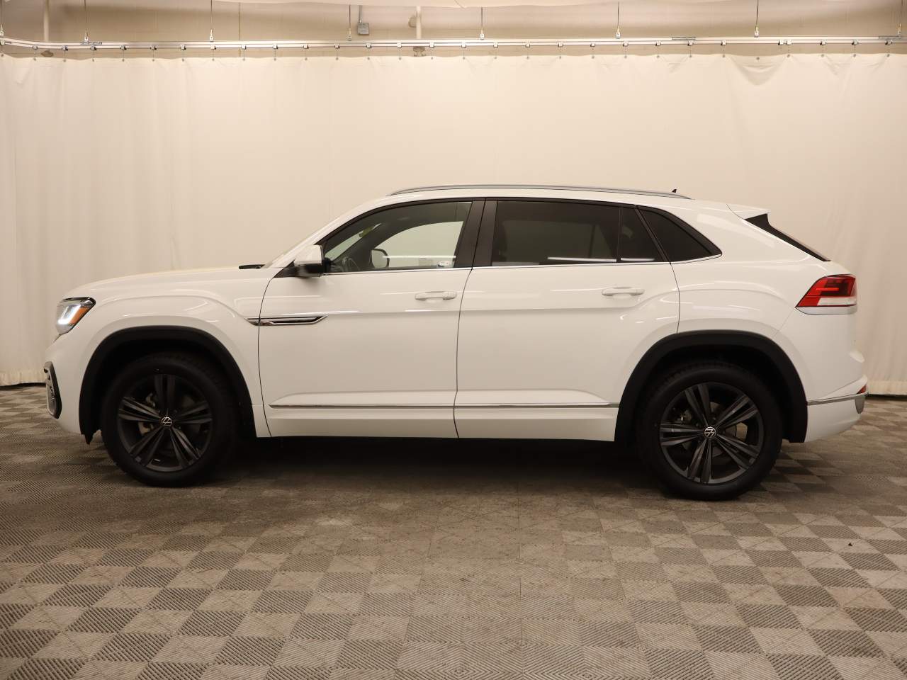 2021 Volkswagen Atlas Cross Sport V6 SE R-Line