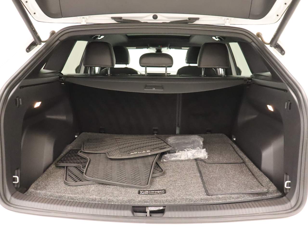 2023 Volkswagen Atlas Cross Sport V6 SEL R-Line Black 4Motion