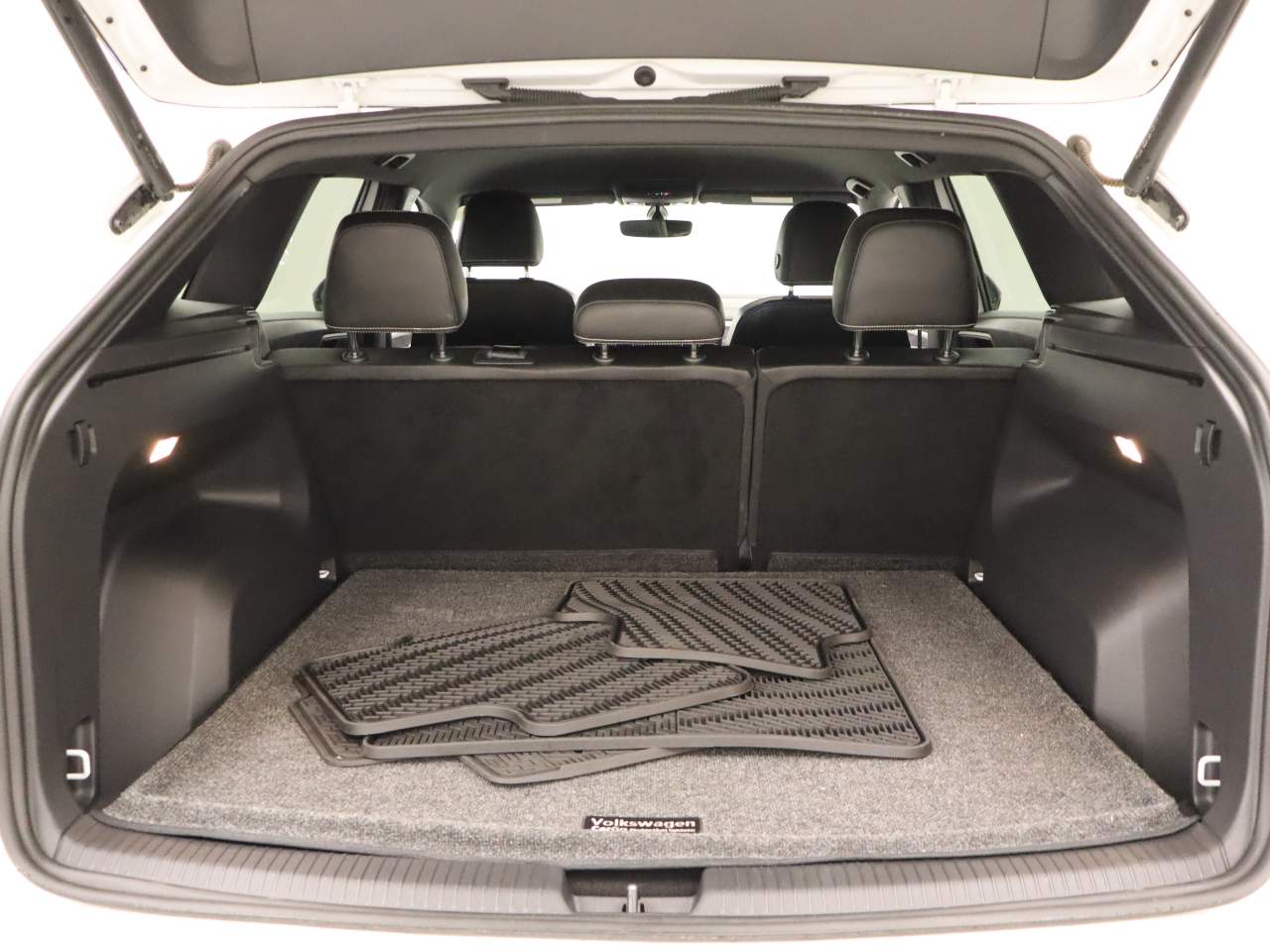 2023 Volkswagen Atlas Cross Sport SE