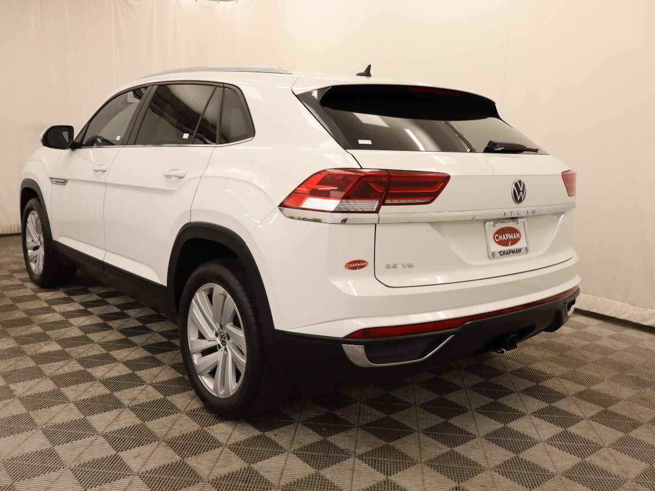 View vehicle photo 3