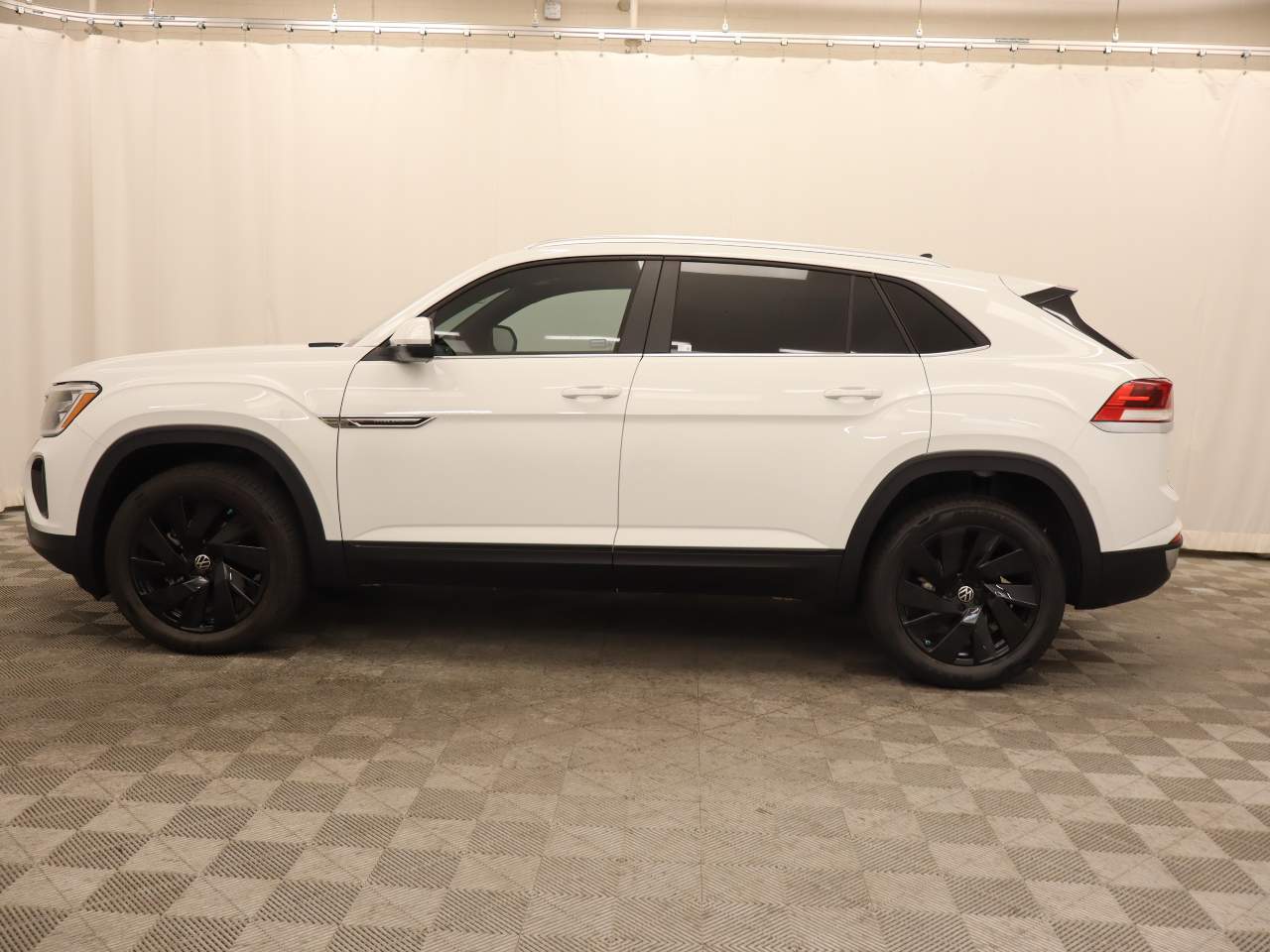 2025 Volkswagen Atlas Cross Sport SE Technology