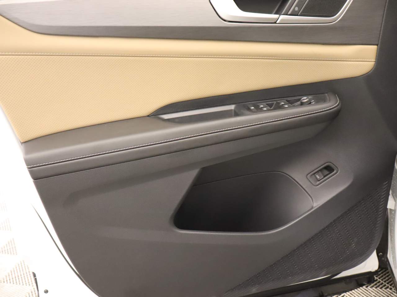 2025 Volkswagen Atlas Cross Sport SE Technology