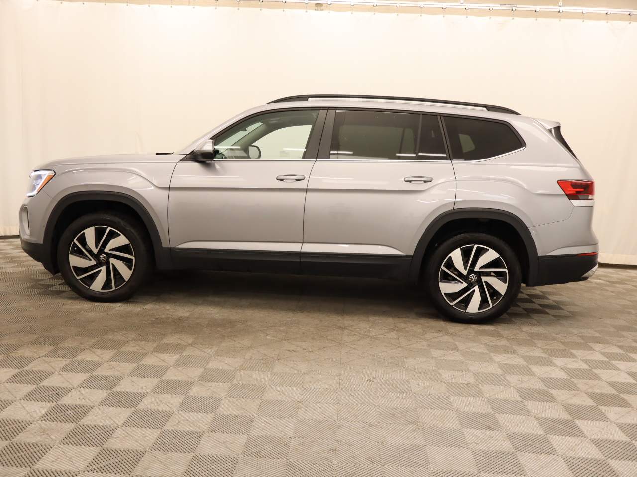 2024 Volkswagen Atlas SE