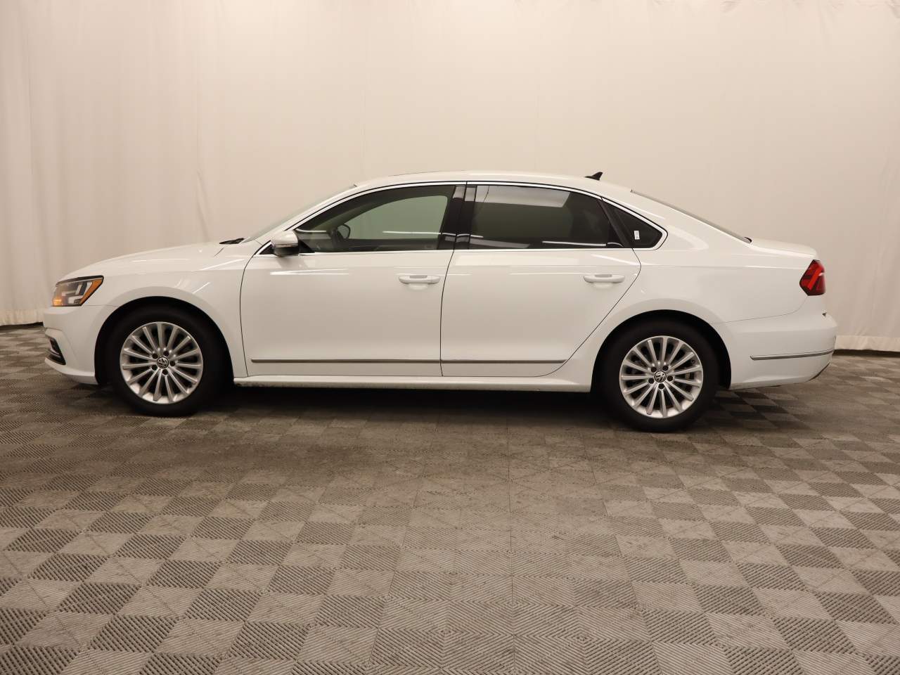 2017 Volkswagen Passat 1.8T SE