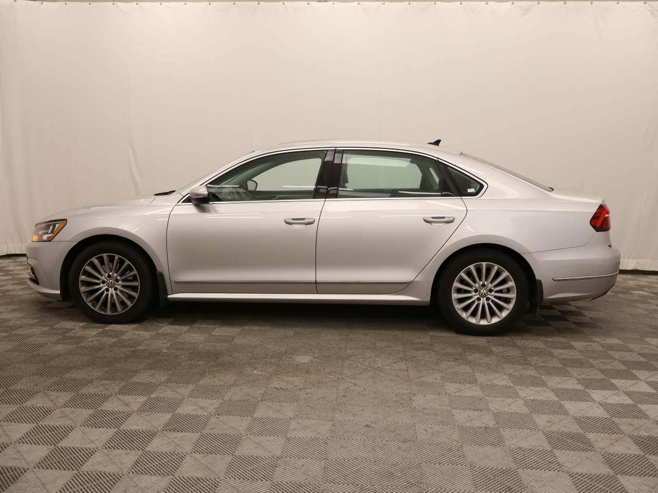 2017 Volkswagen Passat 1.8T SE