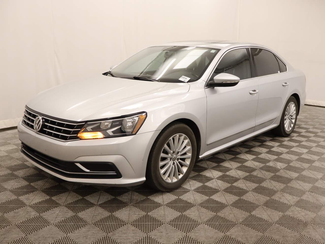 2016 Volkswagen Passat 1.8T SE