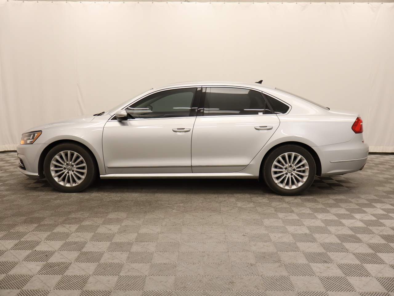 2016 Volkswagen Passat 1.8T SE