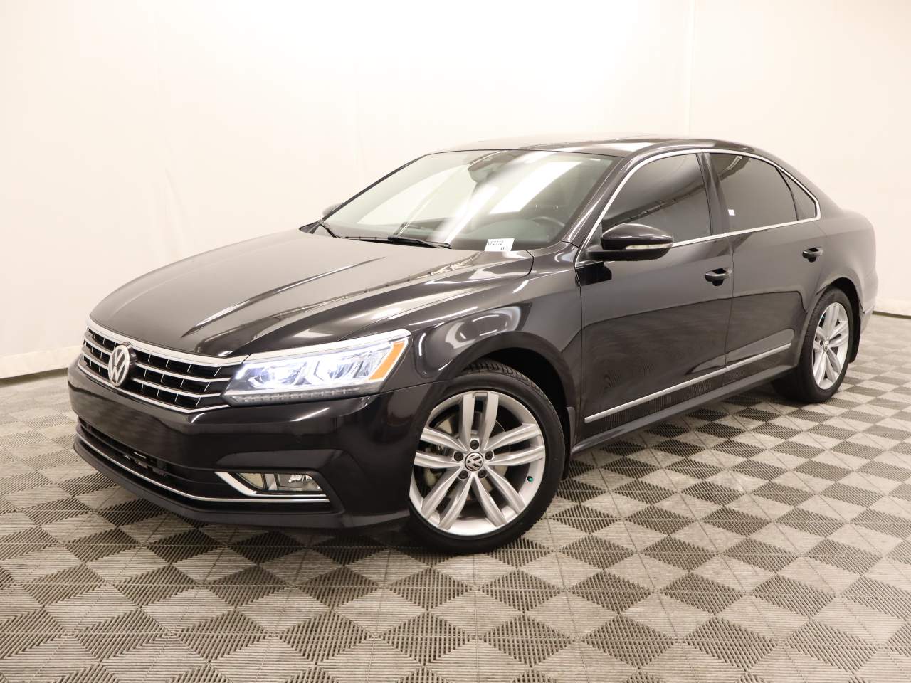 2018 Volkswagen Passat 2.0T SEL Premium