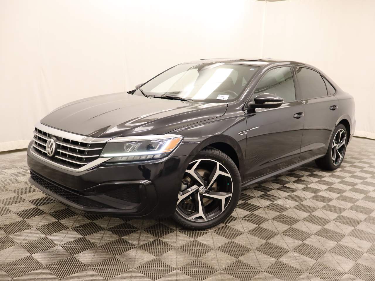 2021 Volkswagen Passat R-Line