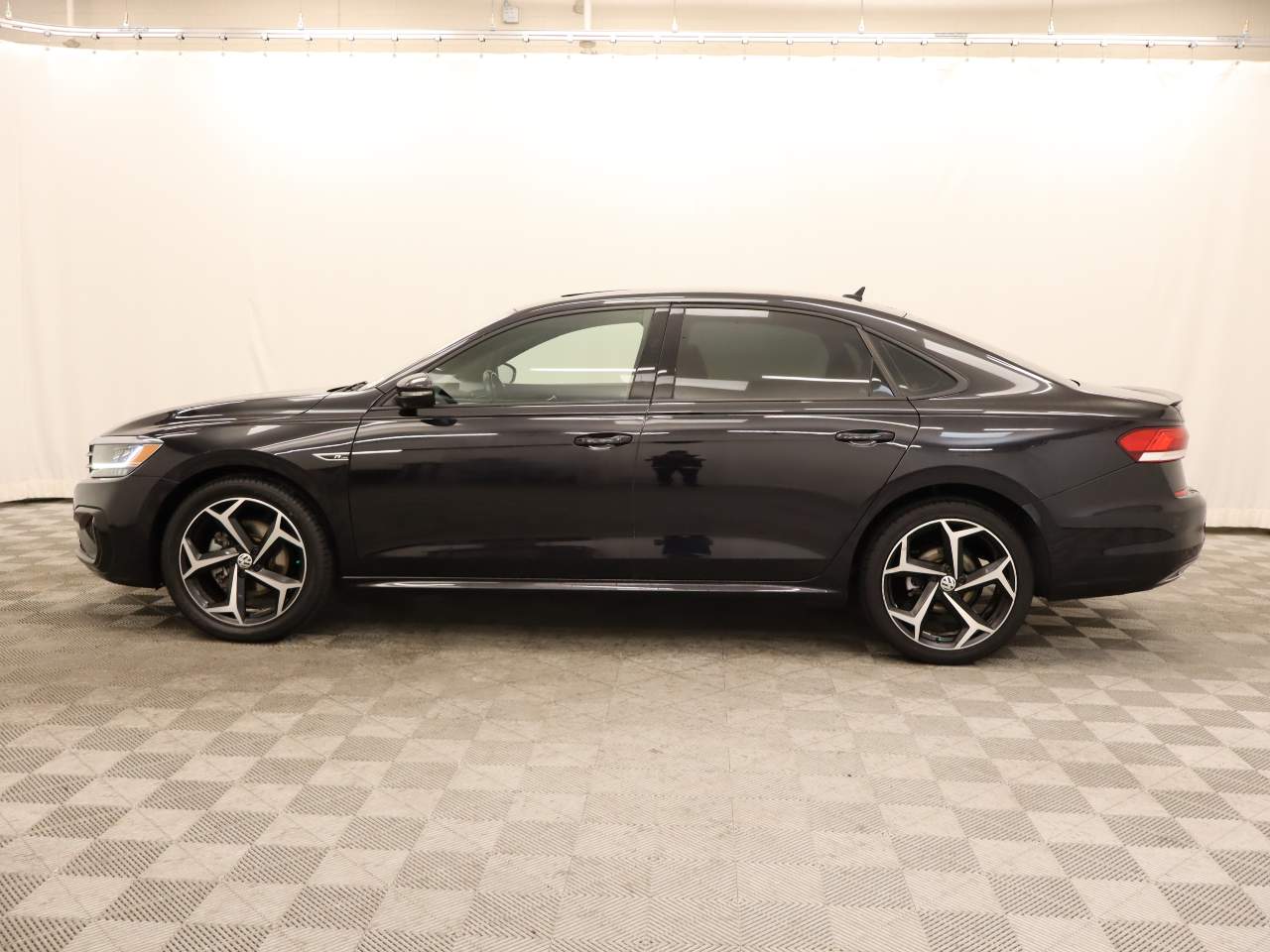 2021 Volkswagen Passat R-Line