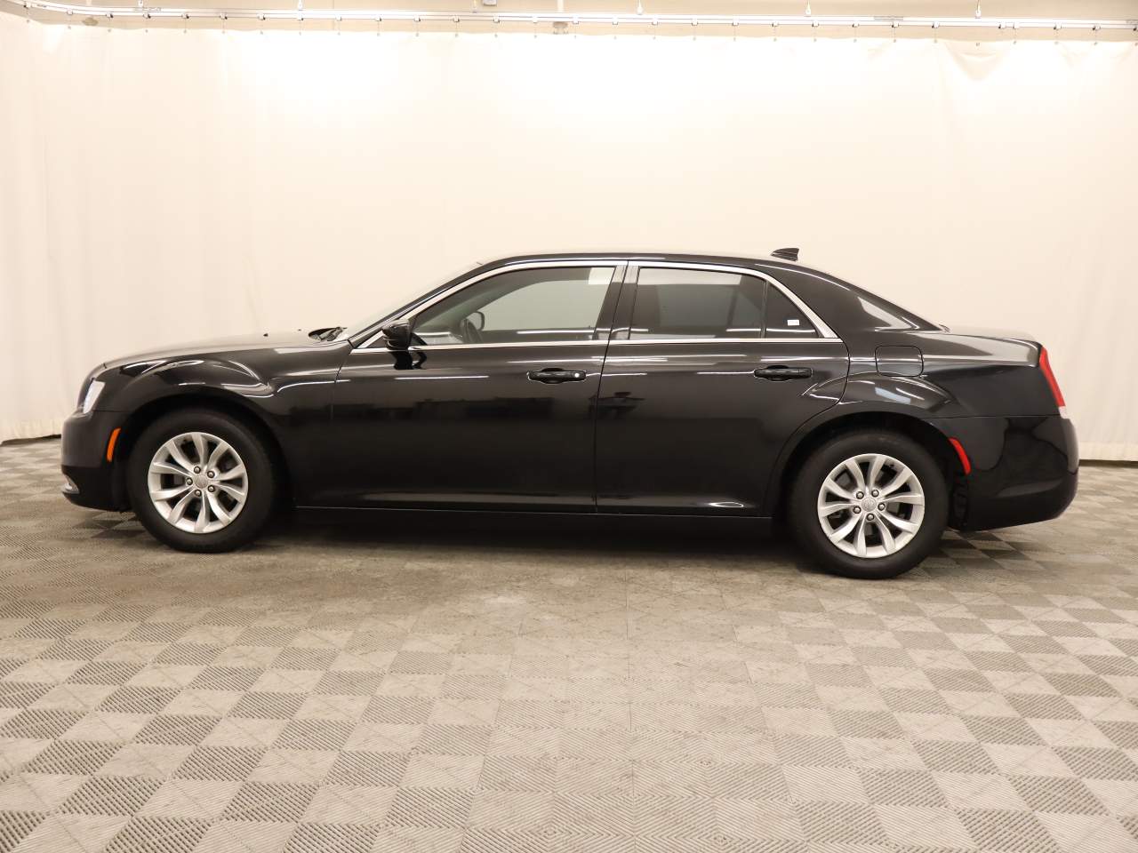 2015 Chrysler 300 Limited