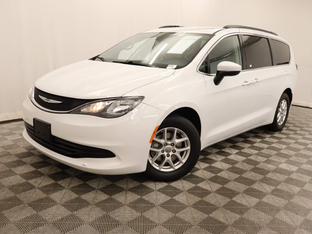 2020 Chrysler Voyager LXi