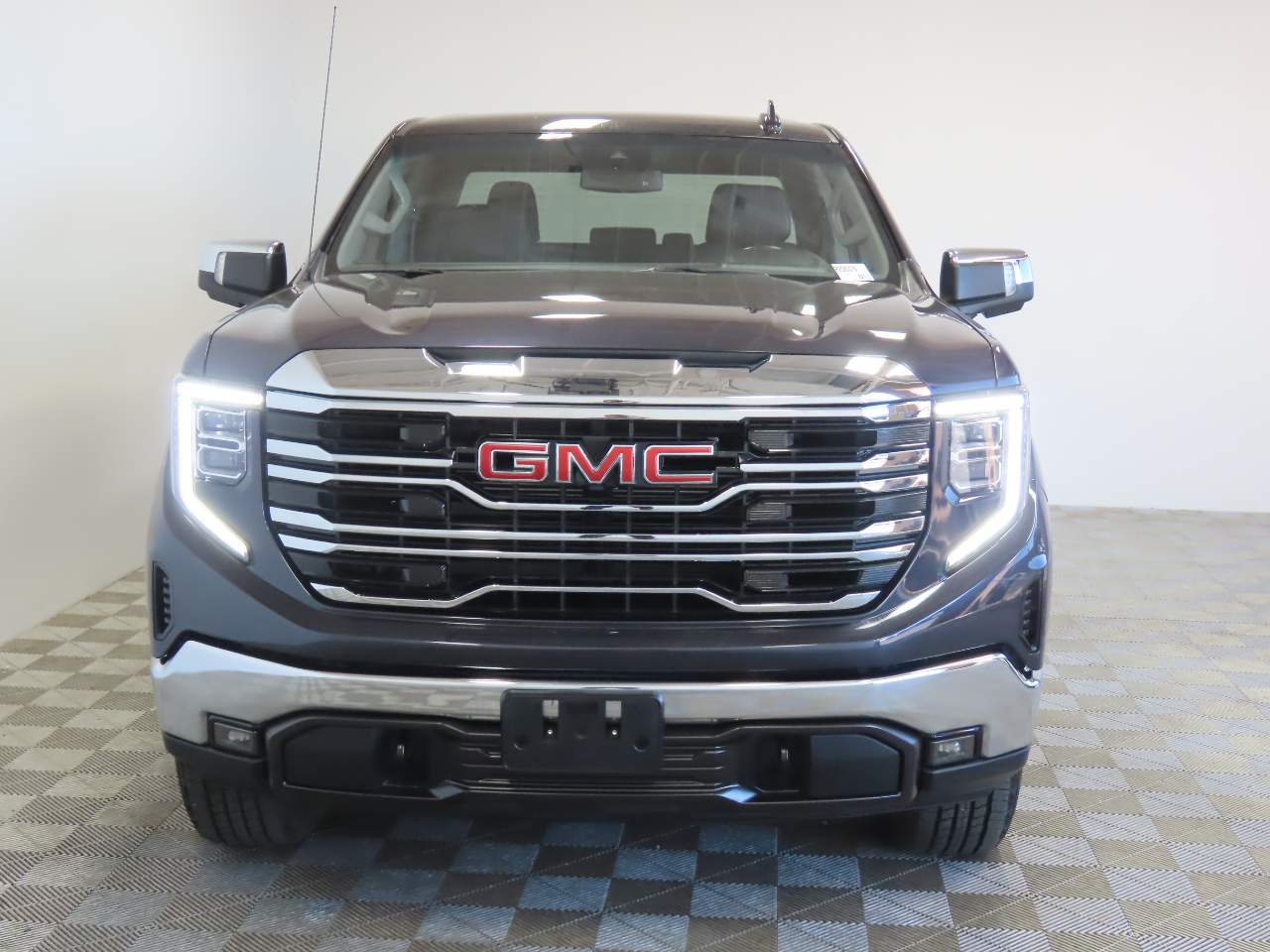 2025 GMC Sierra 1500 SLT Crew Cab