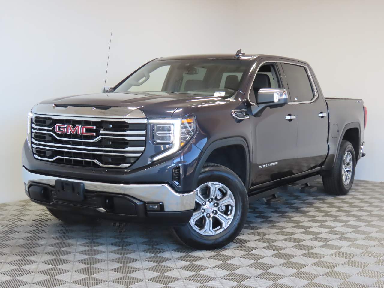 2025 GMC Sierra 1500 SLT Crew Cab