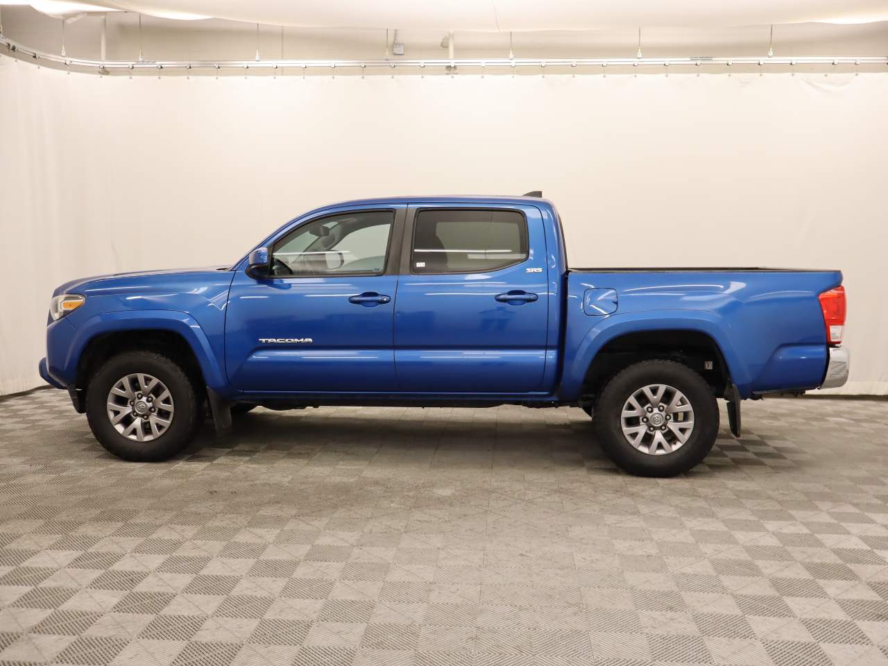 2016 Toyota Tacoma SR5 V6 Crew Cab