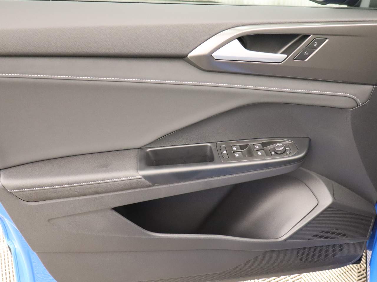 2026 Volkswagen Taos SE Black 4Motion
