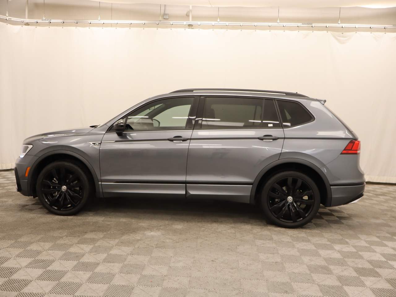 2021 Volkswagen Tiguan SE R-Line Black