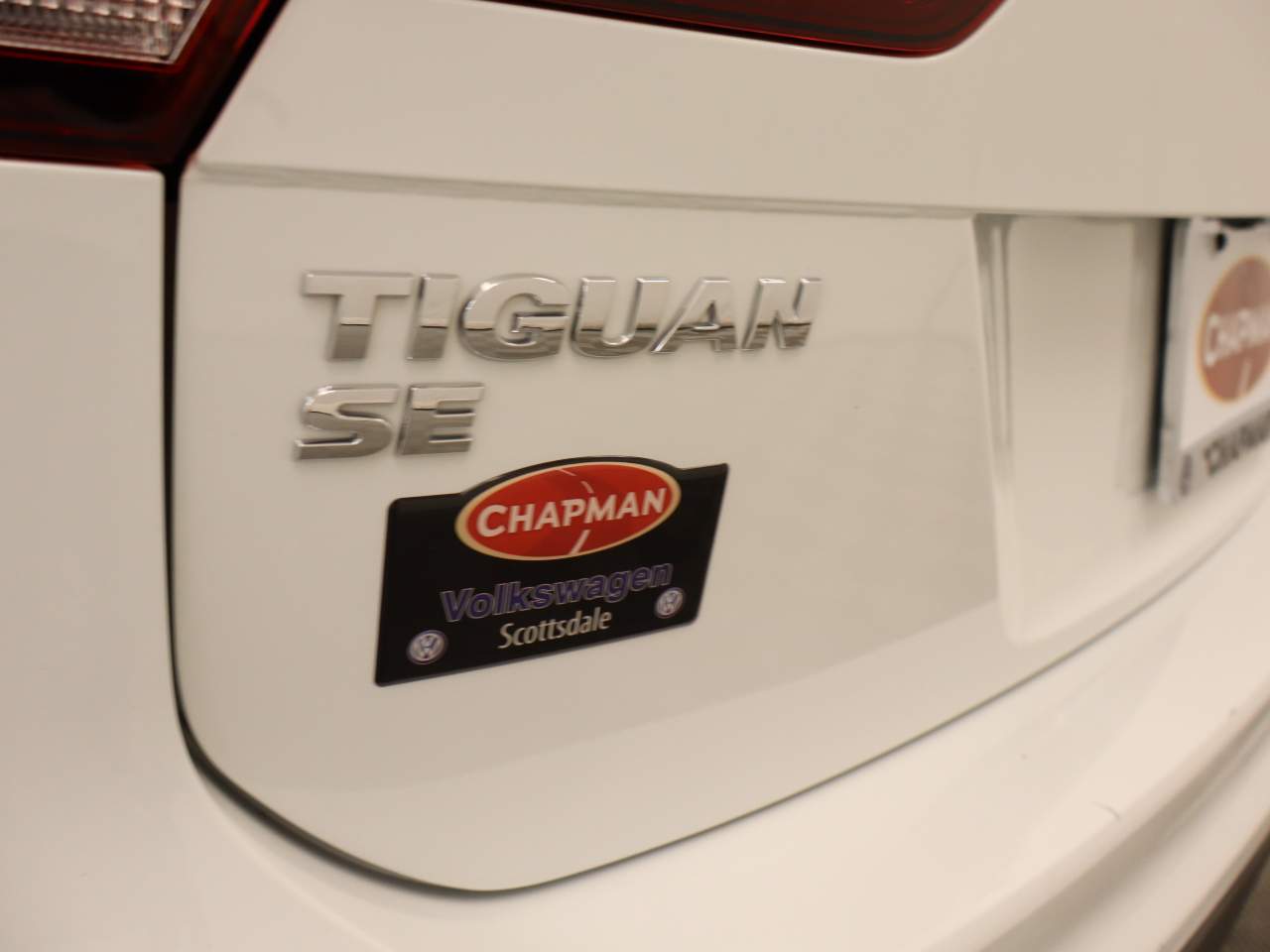 2021 Volkswagen Tiguan SE photo 2