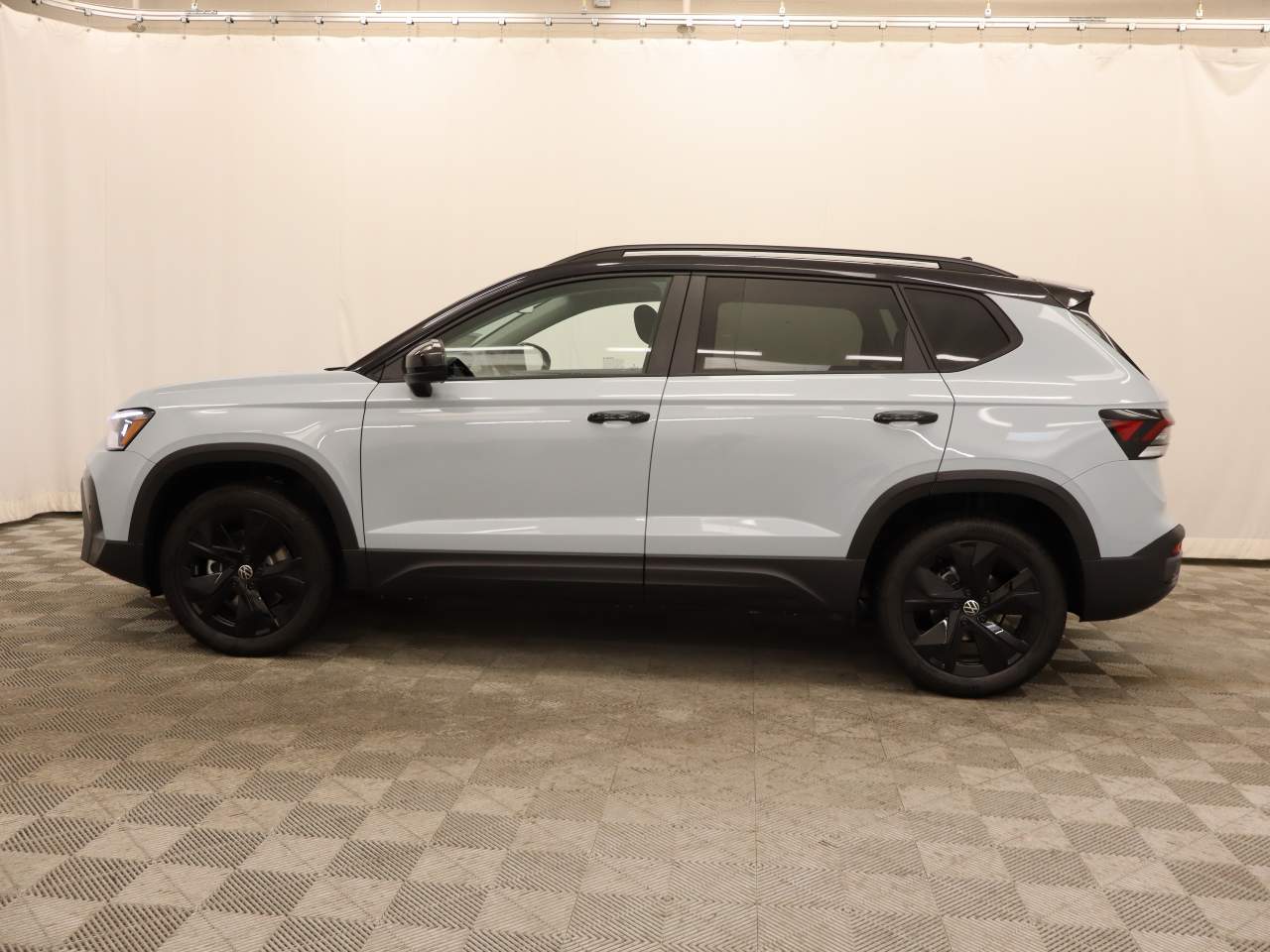 2026 Volkswagen Taos SE Black