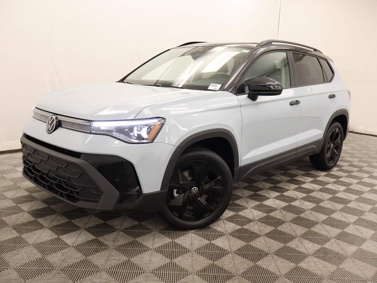 2025 Volkswagen Taos SE Black