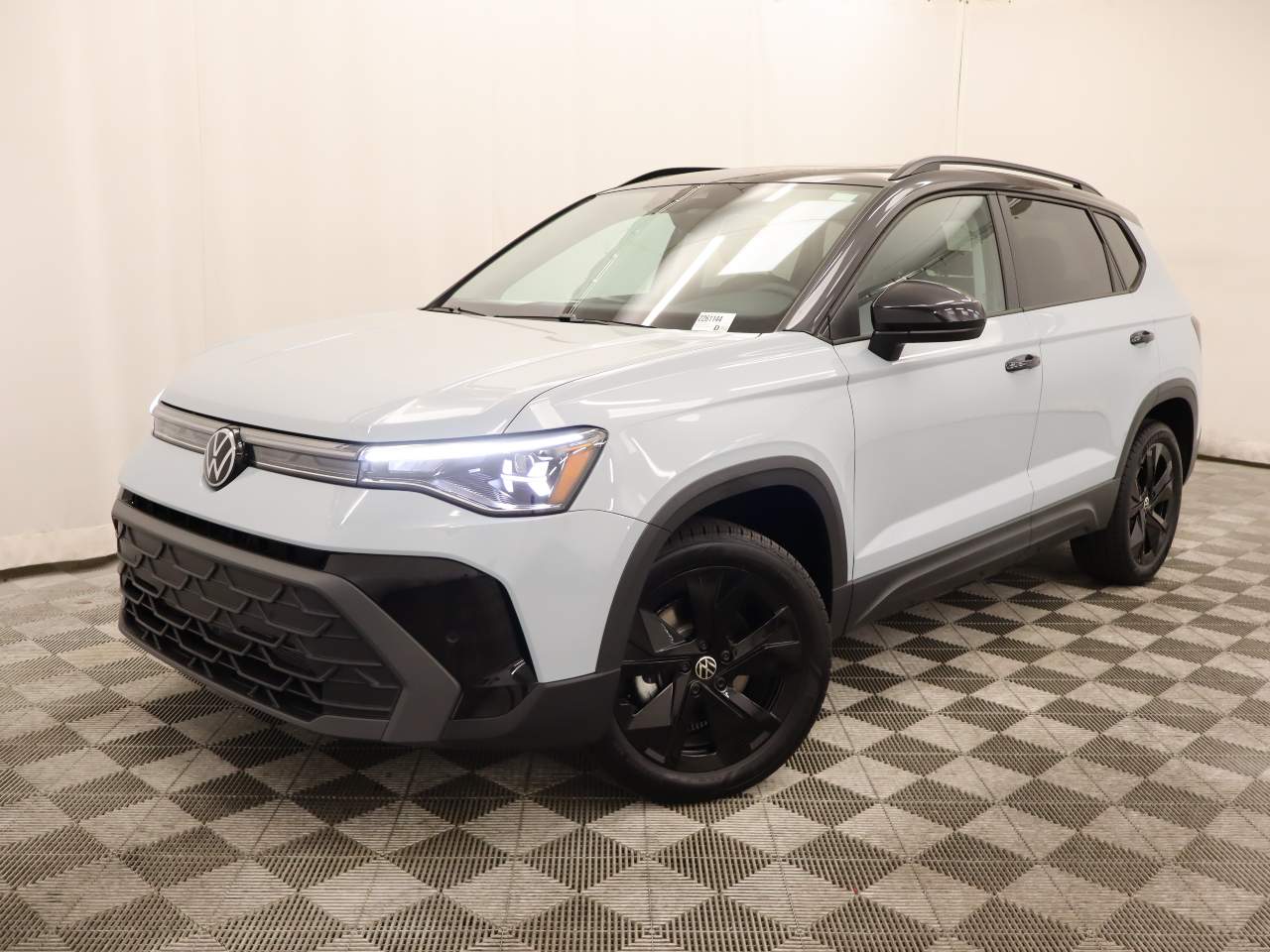 2026 Volkswagen Taos SE Black