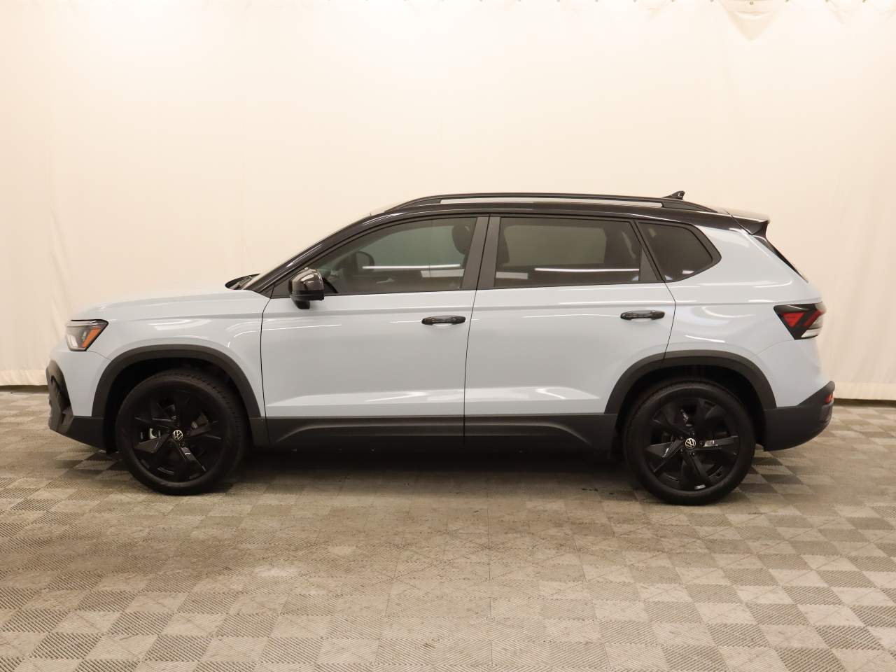 2026 Volkswagen Taos SE Black