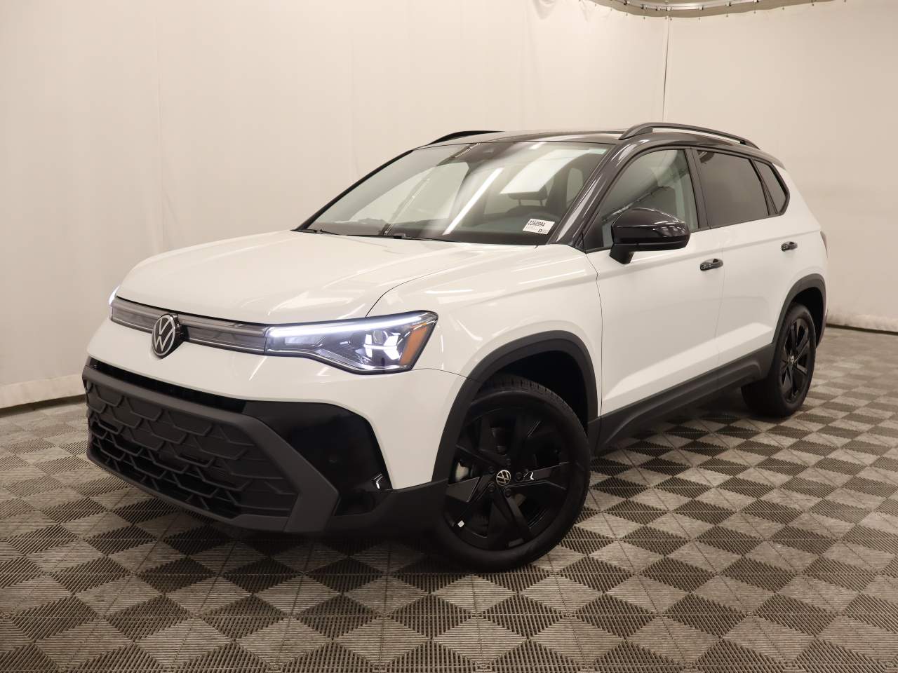 2026 Volkswagen Taos SE Black