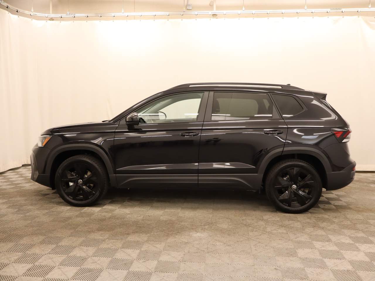2026 Volkswagen Taos SE Black