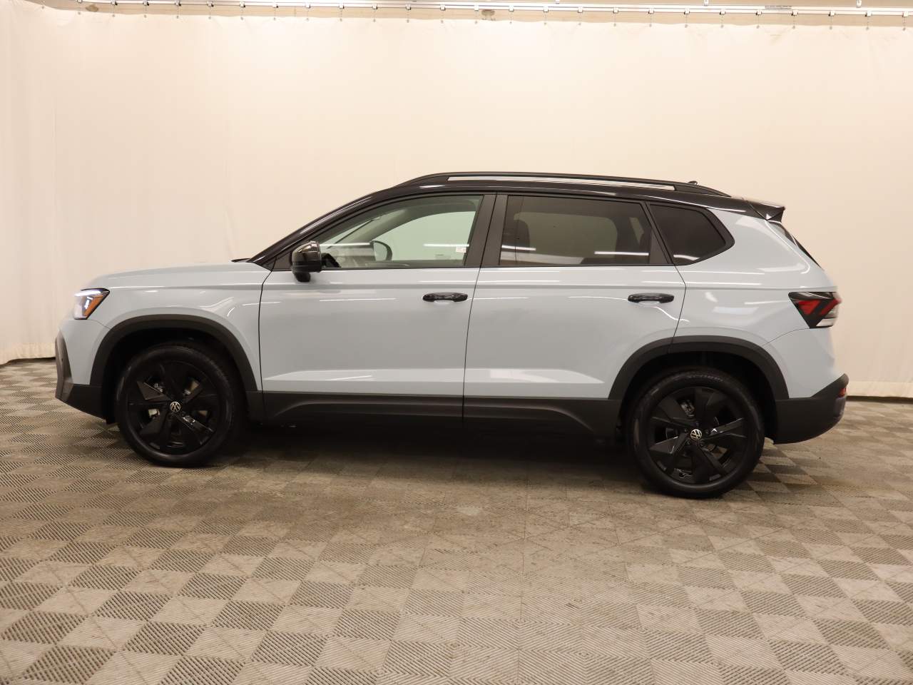 2026 Volkswagen Taos SE Black