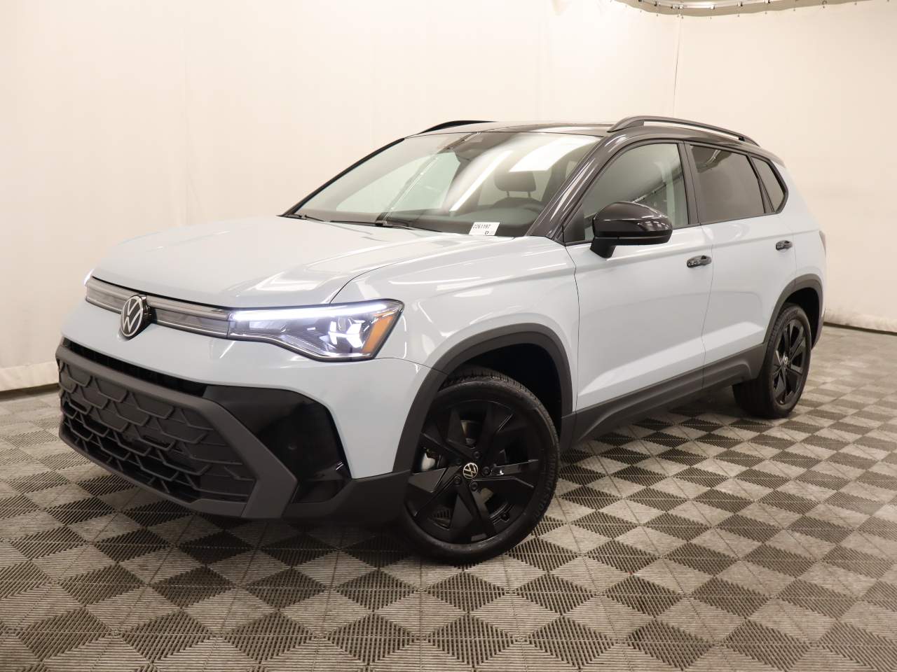 2026 Volkswagen Taos SE Black