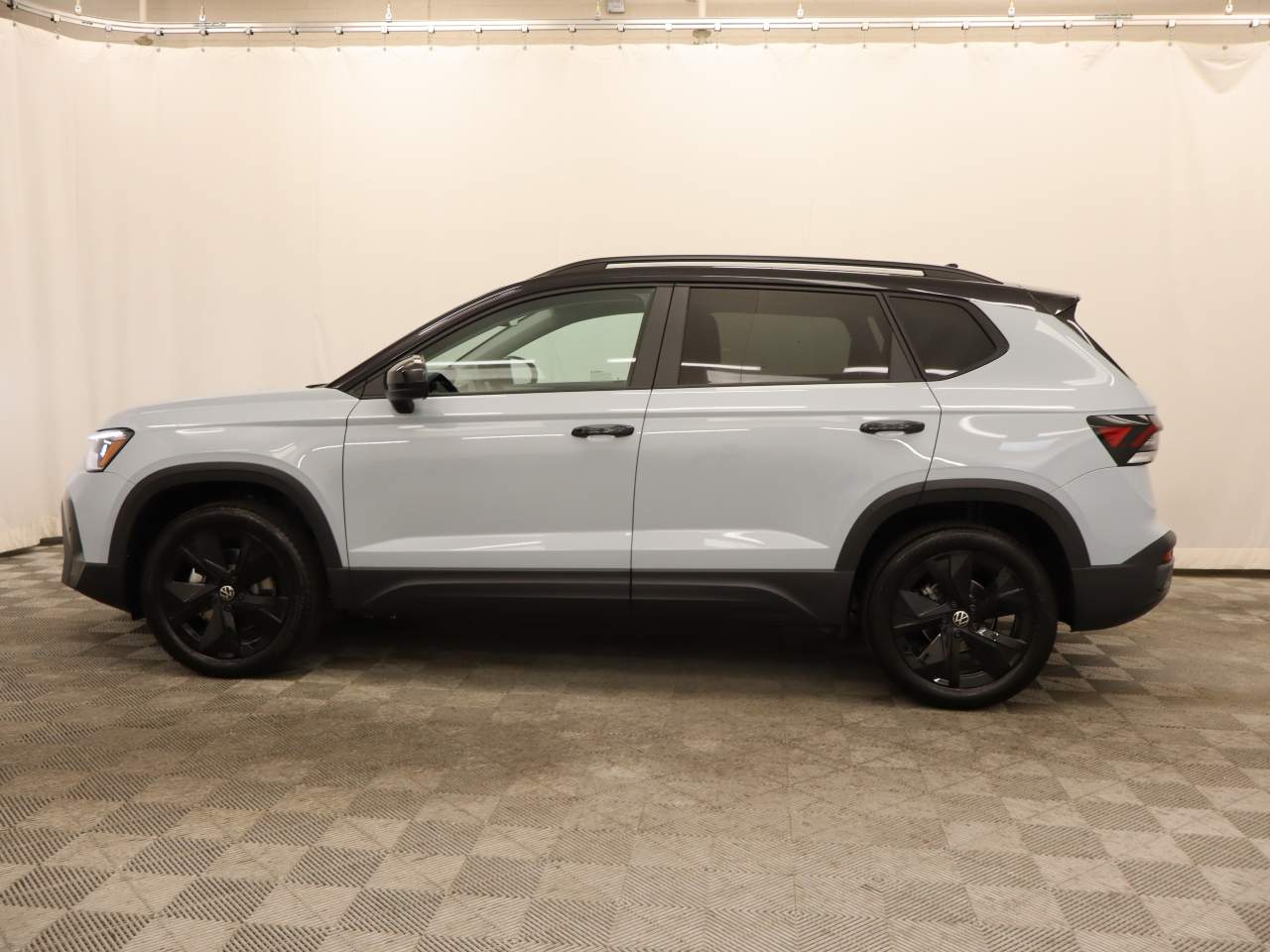 2026 Volkswagen Taos SE Black