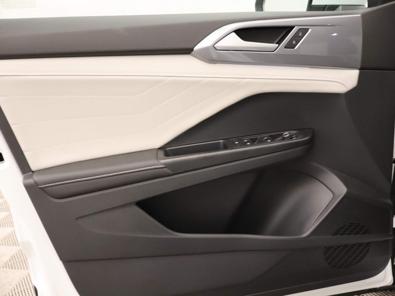 2025 Volkswagen Taos SEL 4Motion
