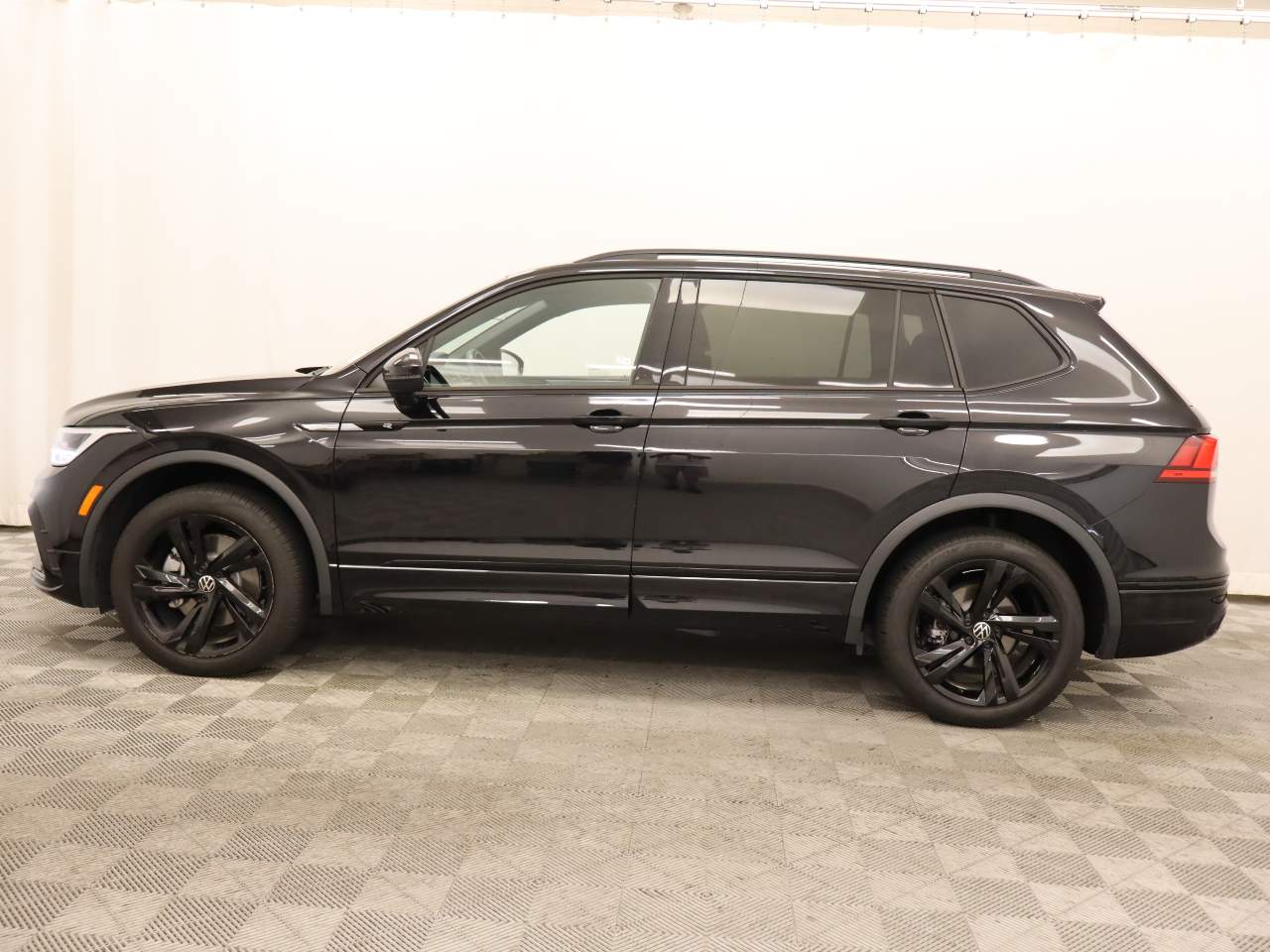 2024 Volkswagen Tiguan SE R-Line Black 4Motion