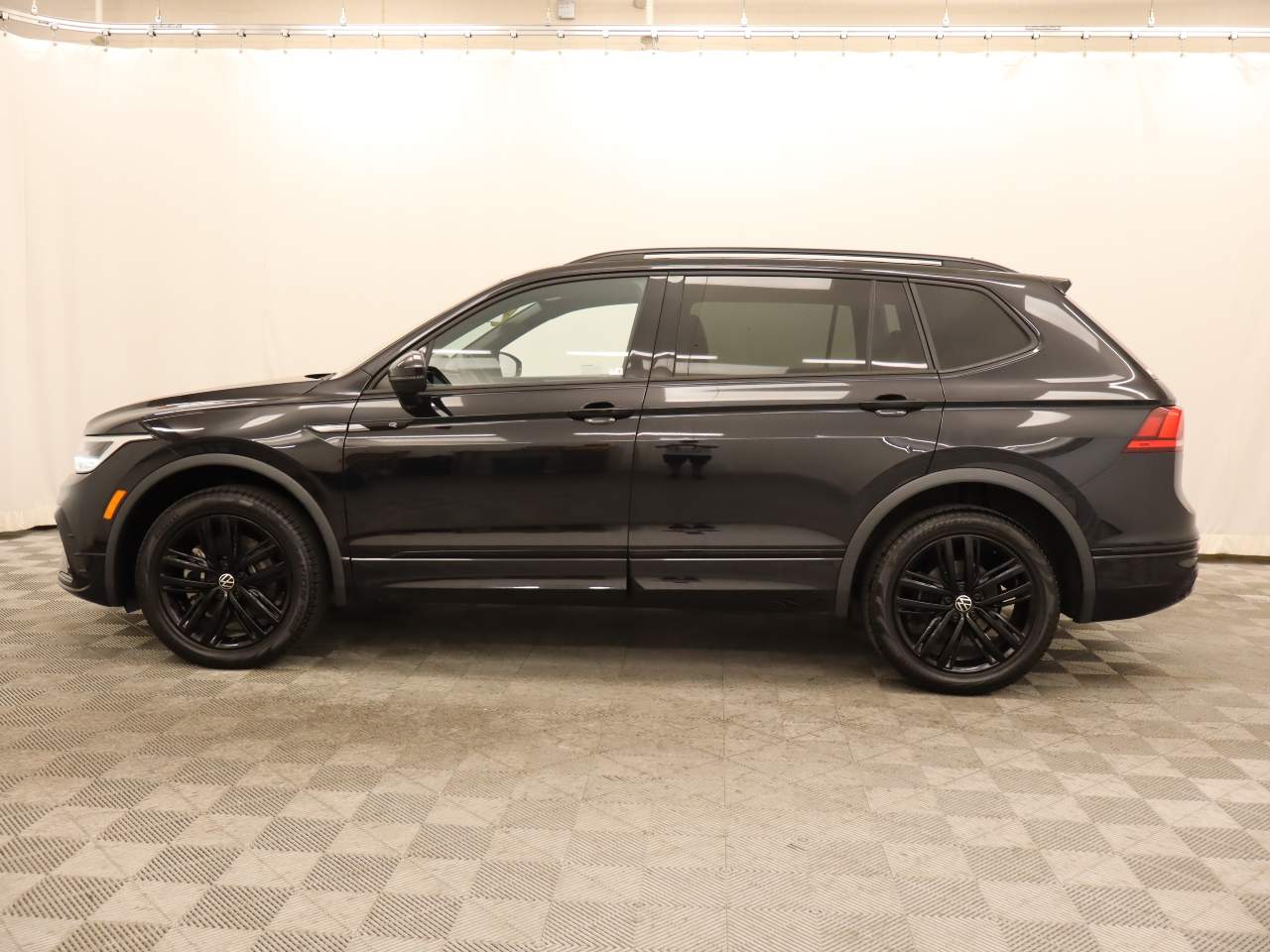 2022 Volkswagen Tiguan SE R-Line Black 4Motion