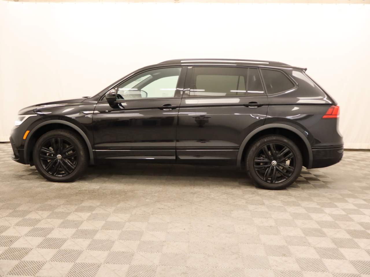 2022 Volkswagen Tiguan SE R-Line Black 4Motion