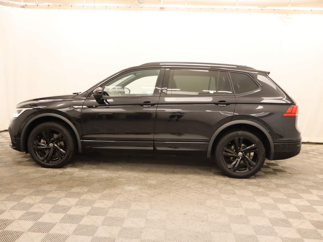 2023 Volkswagen Tiguan SE R-Line Black 4Motion