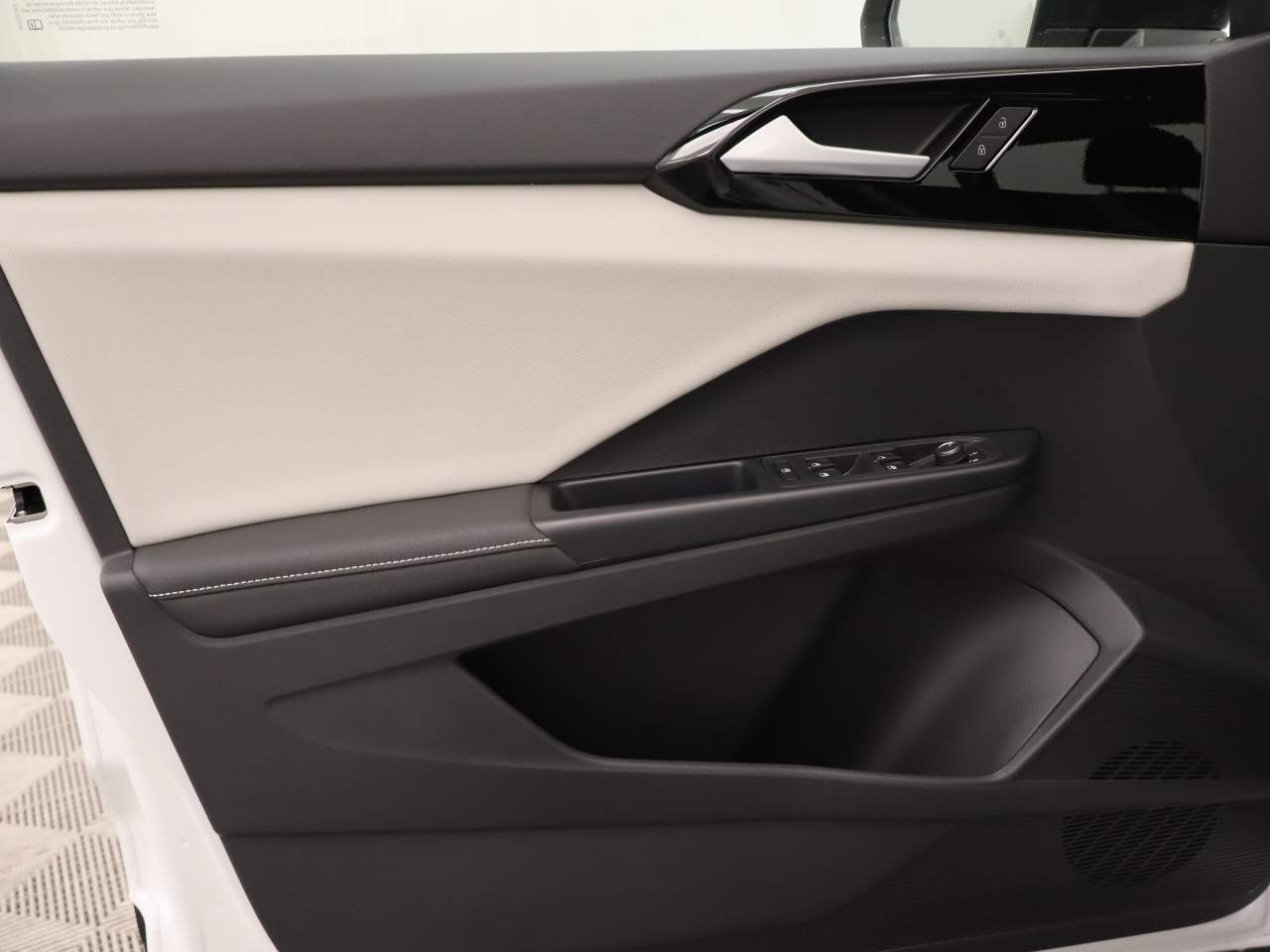 2025 Volkswagen Taos S 4Motion
