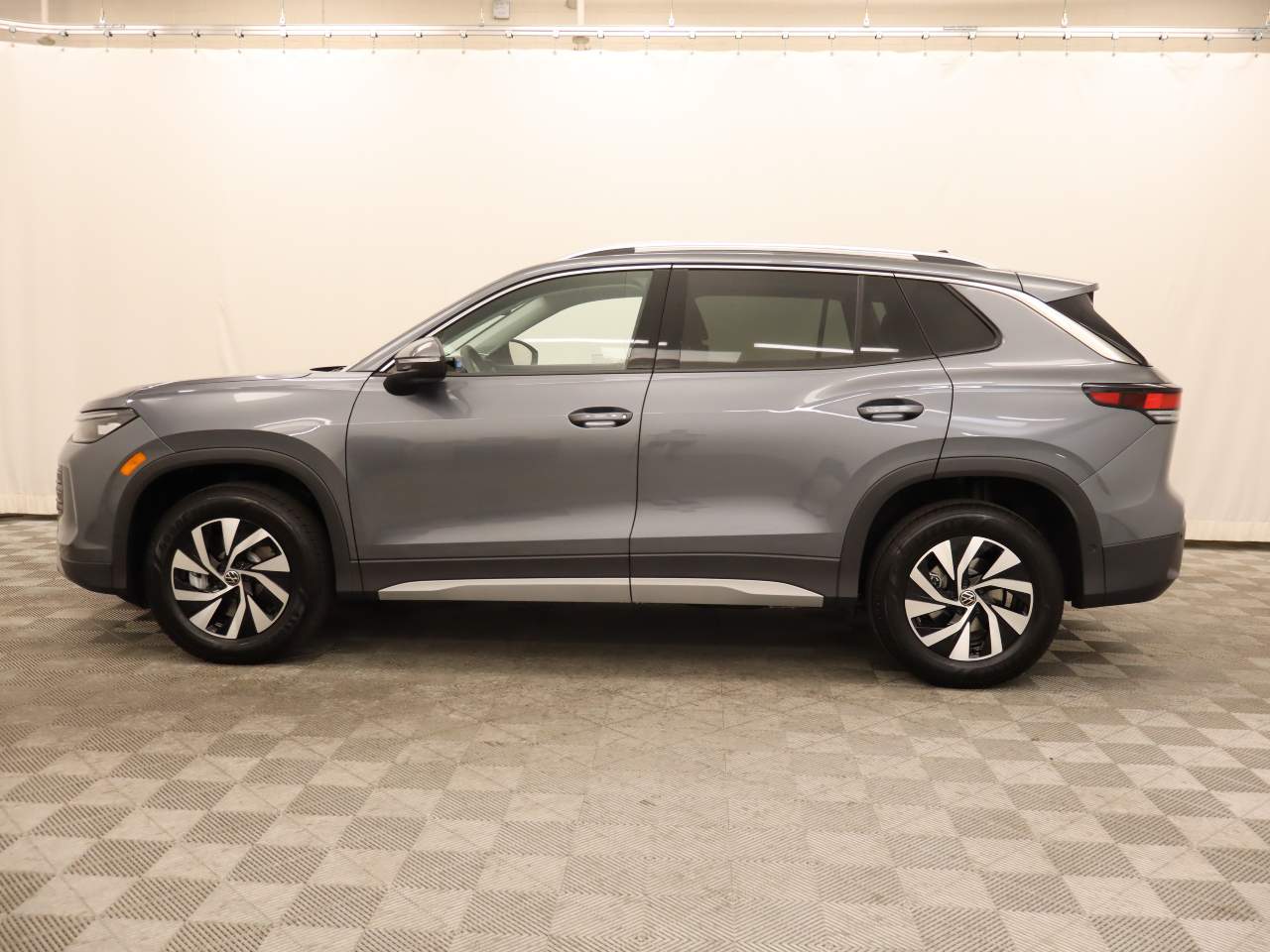 2025 Volkswagen Tiguan S 4Motion