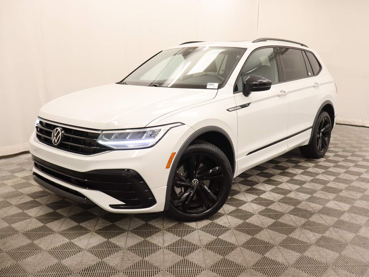 Opal White Pearl 2023 Volkswagen Tiguan SUV / Crossover Front-Wheel Drive 8-Speed Automatic