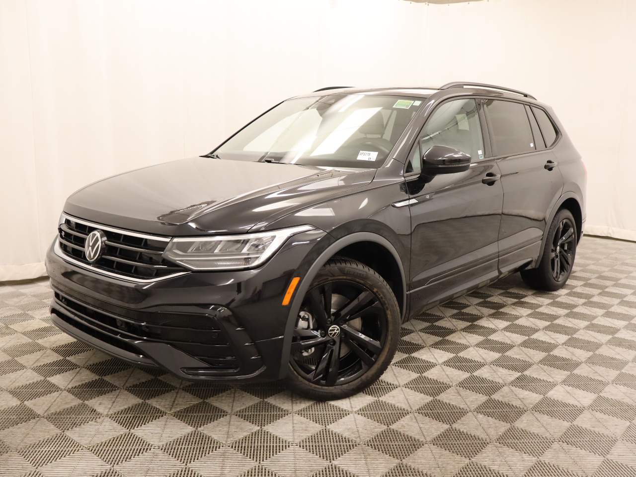Deep Black Pearl 2023 Volkswagen Tiguan SUV / Crossover Front-Wheel Drive 8-Speed Automatic