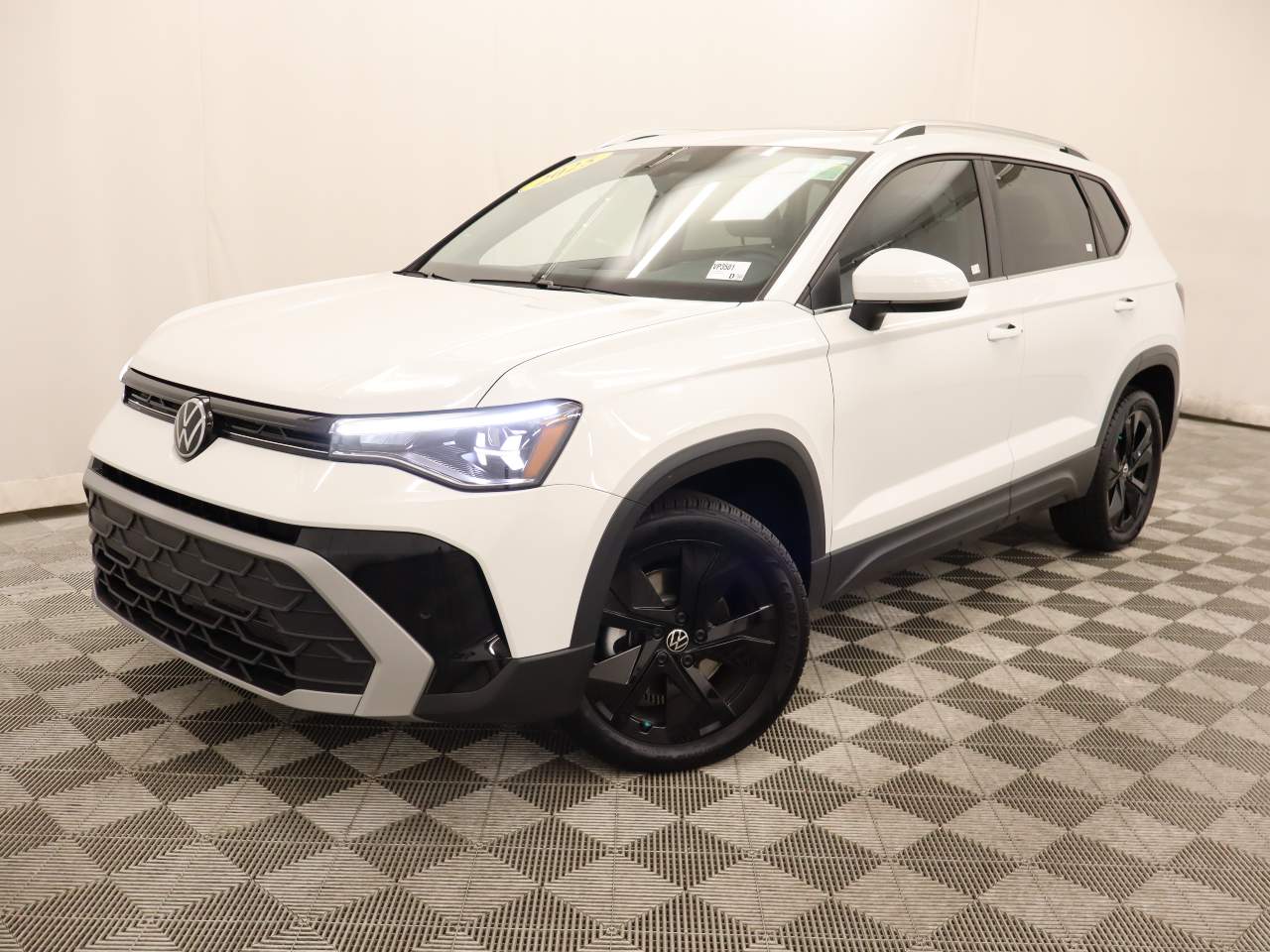 2025 Volkswagen Taos SE