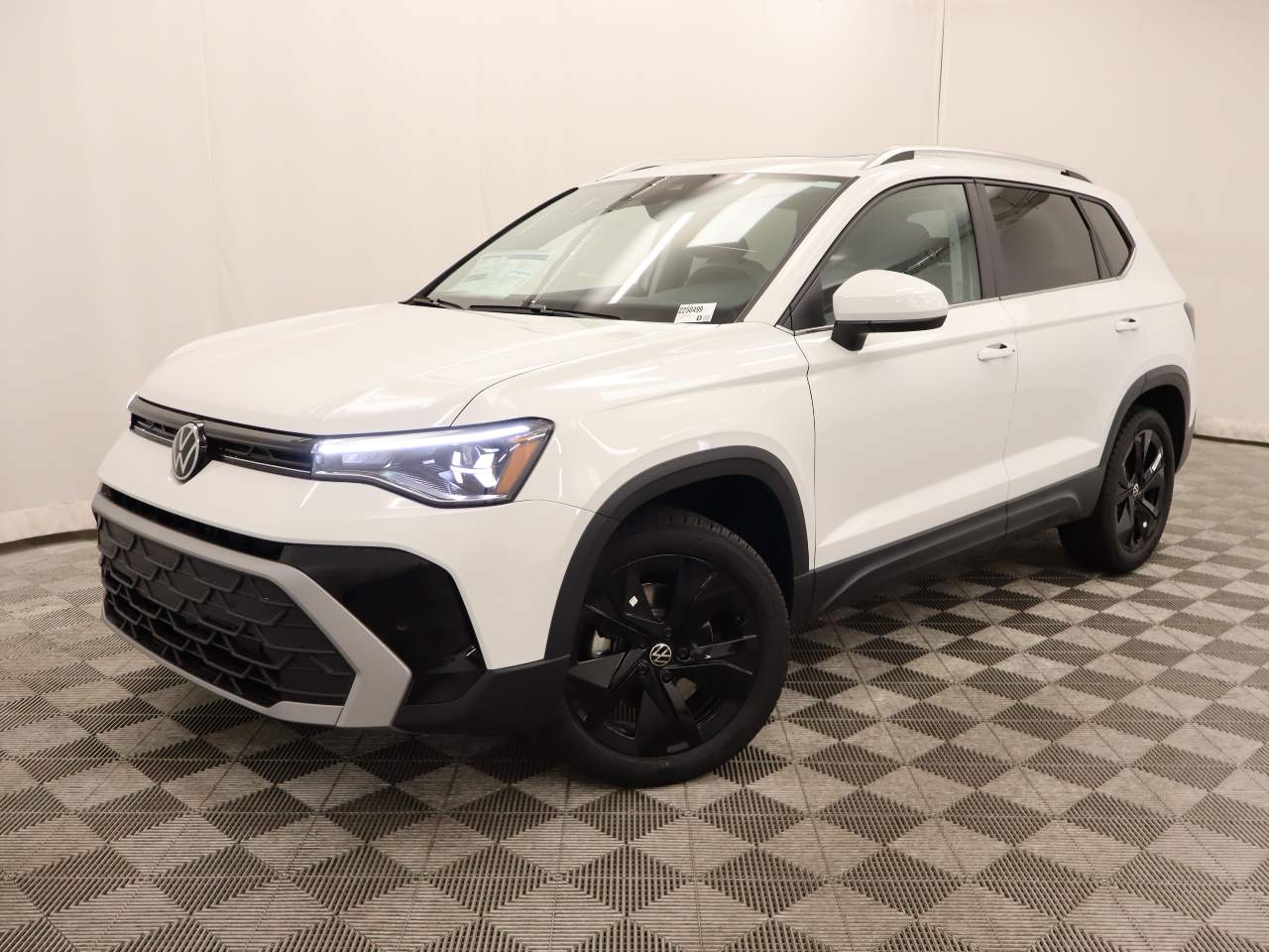 2025 Volkswagen Taos SE