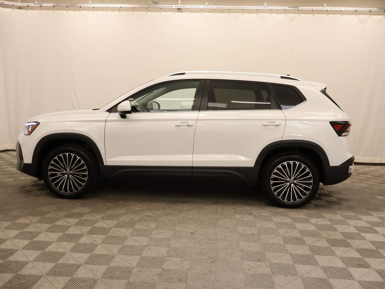 2025 Volkswagen Taos SE
