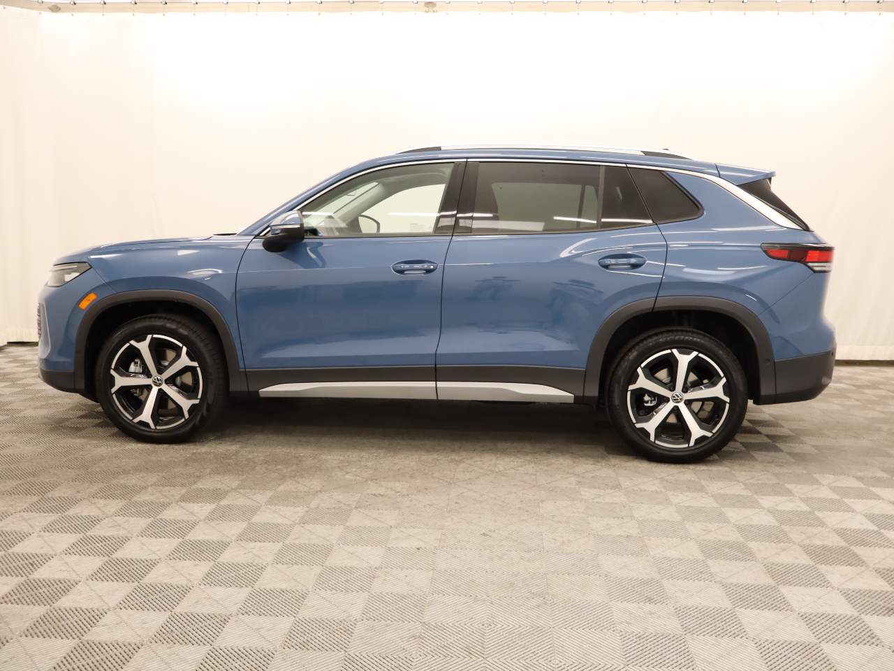 2025 Volkswagen Tiguan SE 4Motion