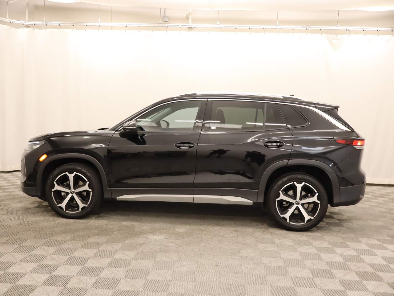 2025 Volkswagen Tiguan SE