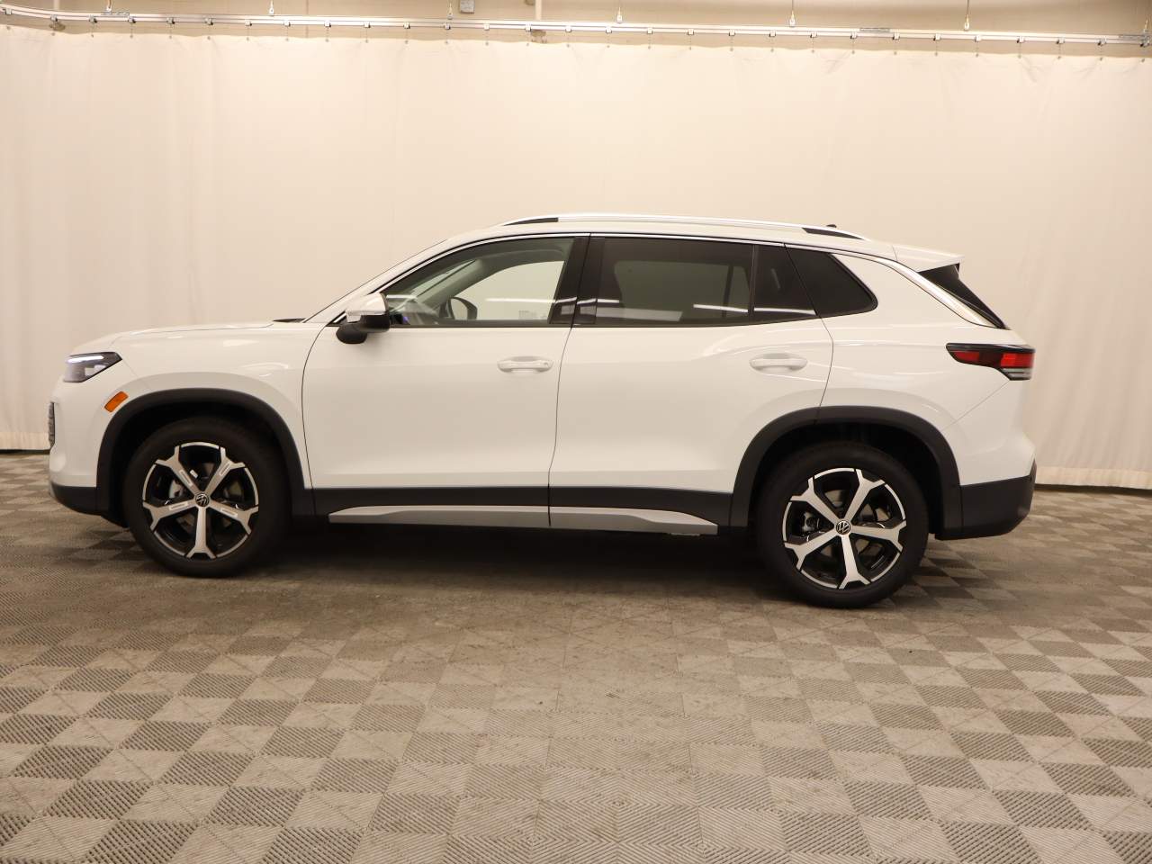 2025 Volkswagen Tiguan SE