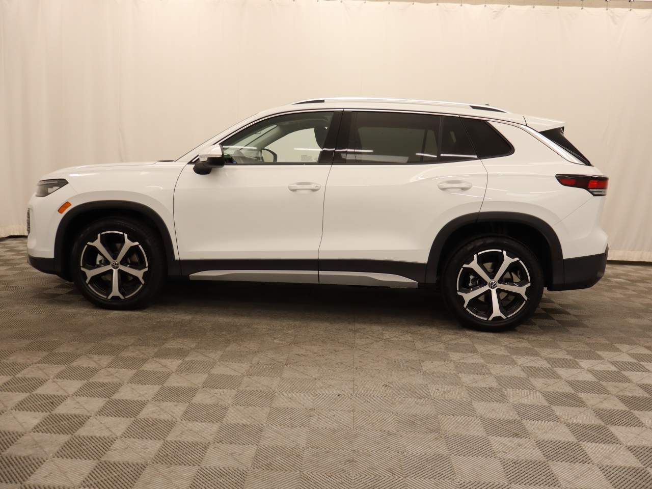 2025 Volkswagen Tiguan SE