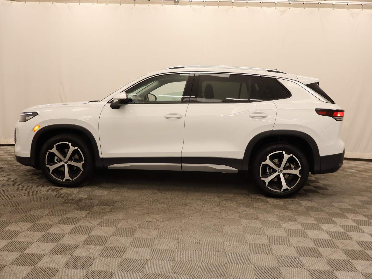 2025 Volkswagen Tiguan SE