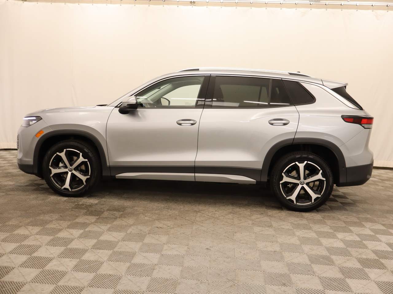 2025 Volkswagen Tiguan SE