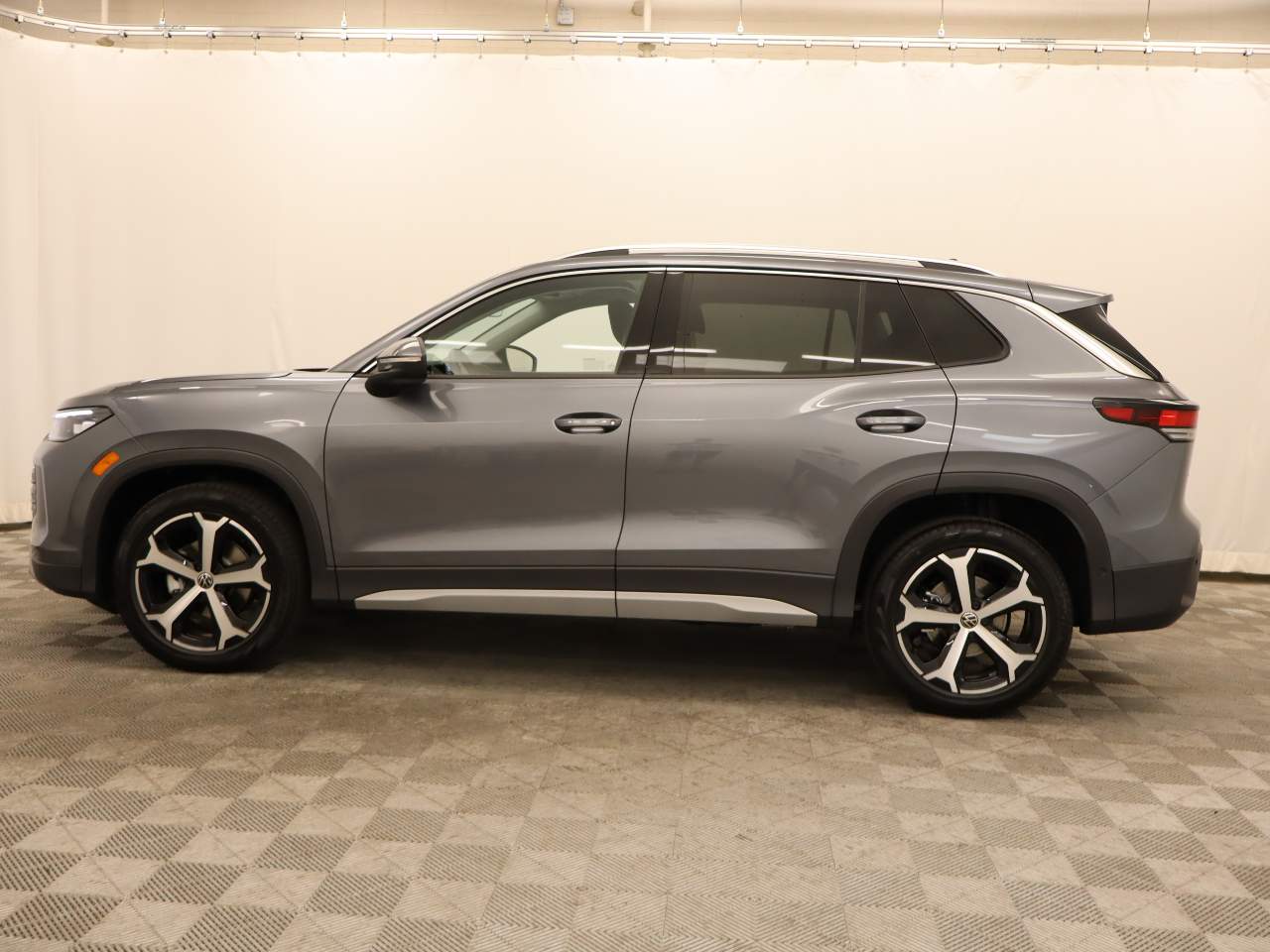 2025 Volkswagen Tiguan SE